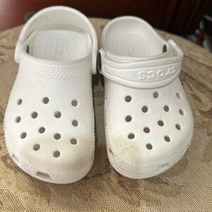 WHITE CROCS SHOES LITTLE GIRLS SIZE 8